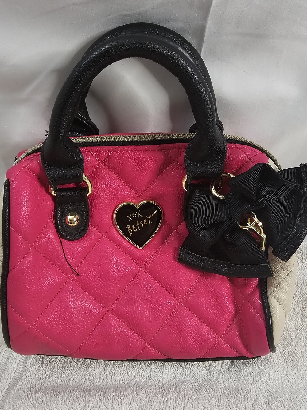 Betsey Johnson Pink & Black Quilted XOX Mini Barrel Purse Heart Shaped Logo